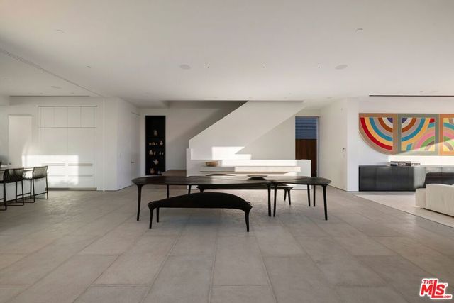 547 Palisades Beach Road, Santa Monica, CA 90402
