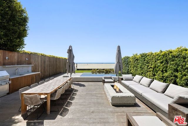 547 Palisades Beach Road, Santa Monica, CA 90402