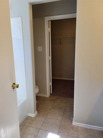 6055 Green Heather Lane, Houston, TX 77085