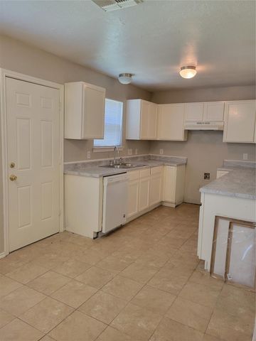 6055 Green Heather Lane, Houston, TX 77085