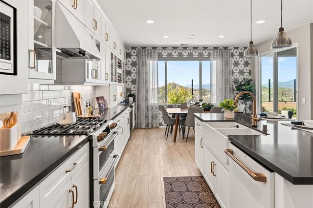 18262 Astro Court, Saugus, CA 91350