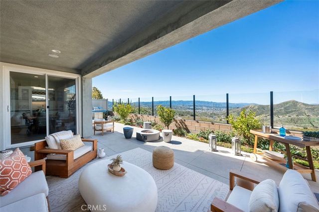 18262 Astro Court, Saugus, CA 91350