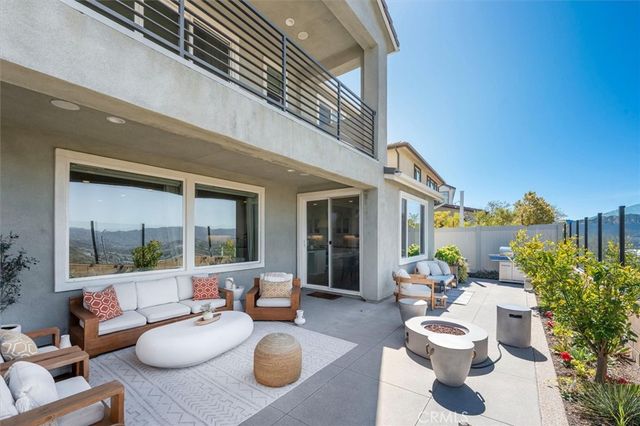18262 Astro Court, Saugus, CA 91350