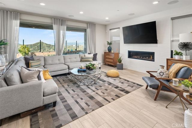 18262 Astro Court, Saugus, CA 91350