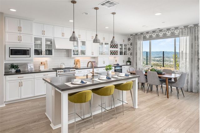 18262 Astro Court, Saugus, CA 91350