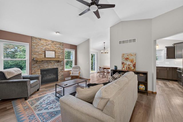 105 Terrace Court, Mount Horeb, WI 53572