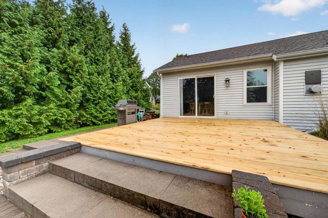 105 Terrace Court, Mount Horeb, WI 53572