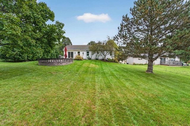 105 Terrace Court, Mount Horeb, WI 53572