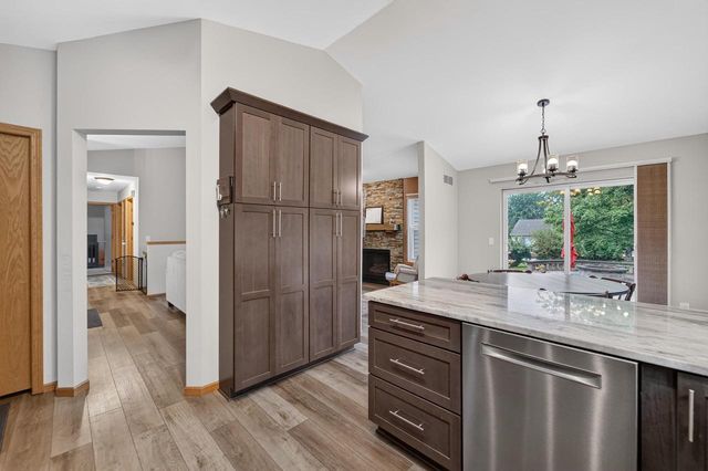105 Terrace Court, Mount Horeb, WI 53572