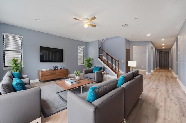 11006 TAHITI ISLE LANE, Tampa, FL 33647