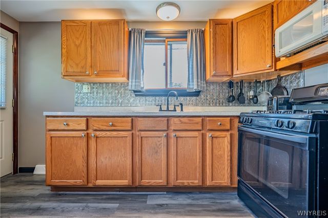 16 Broezel Avenue, Lancaster, NY 14086