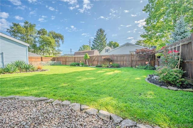 16 Broezel Avenue, Lancaster, NY 14086