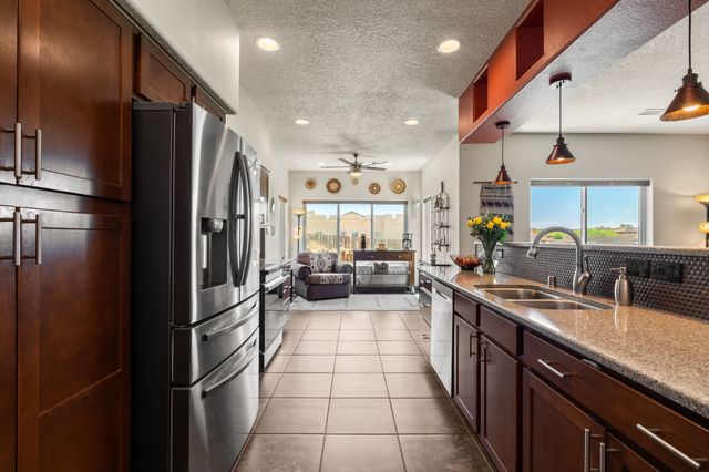 1 Flower Garland, Santa Fe, NM 87508