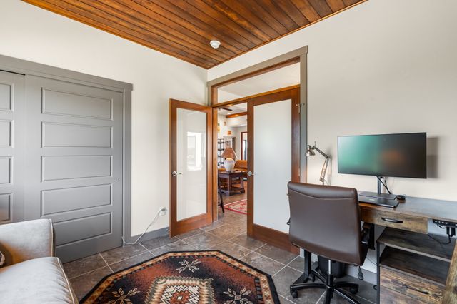 1 Flower Garland, Santa Fe, NM 87508