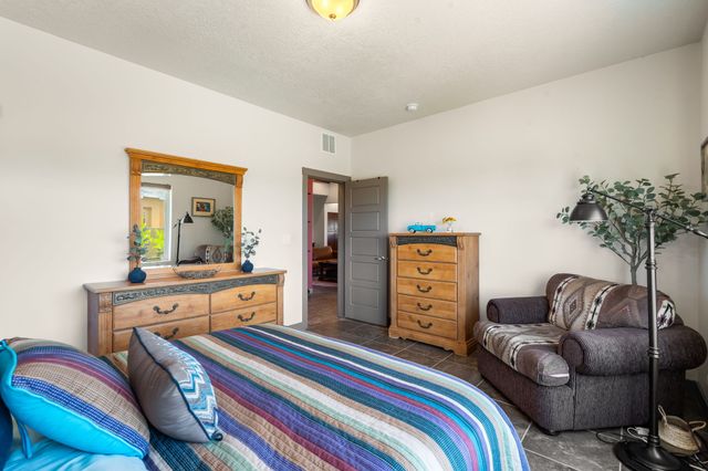 1 Flower Garland, Santa Fe, NM 87508
