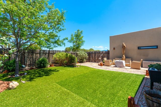 1 Flower Garland, Santa Fe, NM 87508
