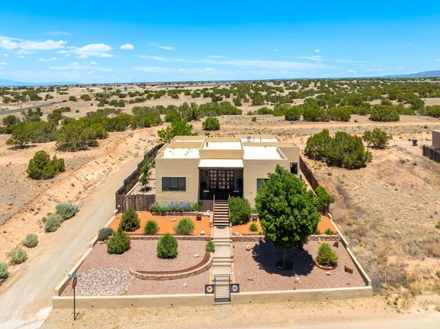 1 Flower Garland, Santa Fe, NM 87508