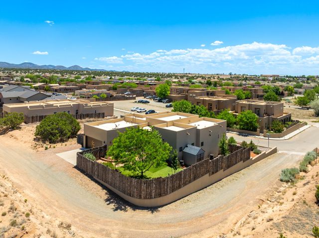 1 Flower Garland, Santa Fe, NM 87508