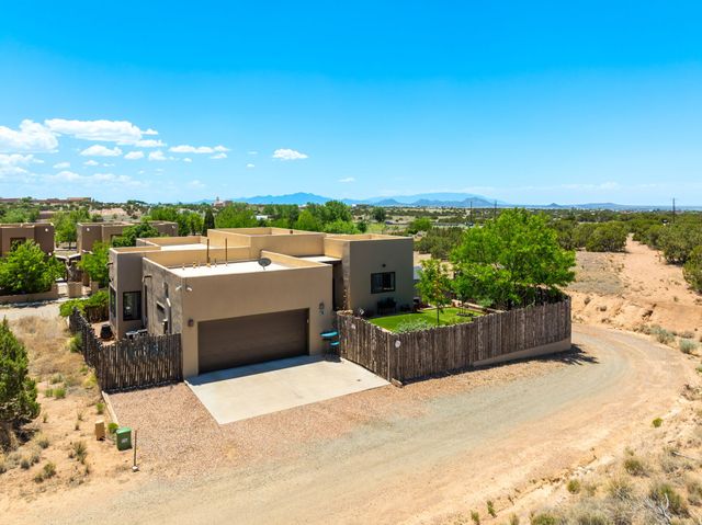 1 Flower Garland, Santa Fe, NM 87508