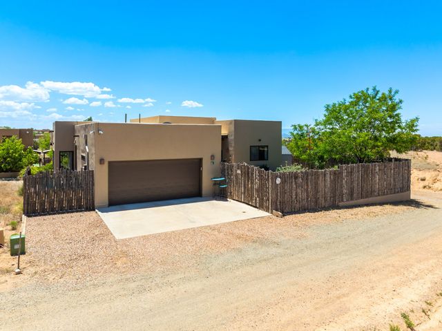 1 Flower Garland, Santa Fe, NM 87508