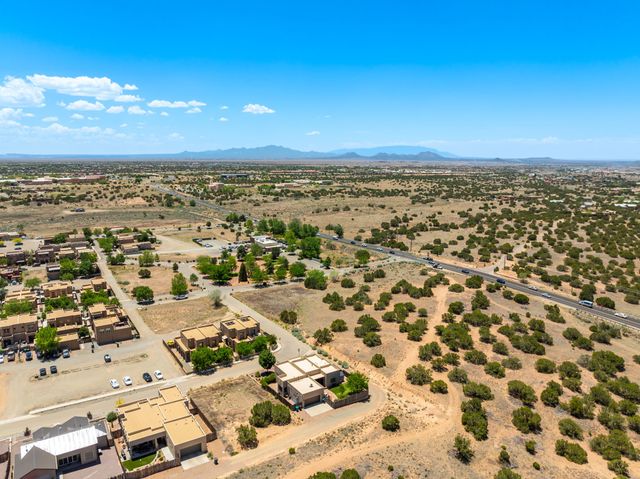 1 Flower Garland, Santa Fe, NM 87508