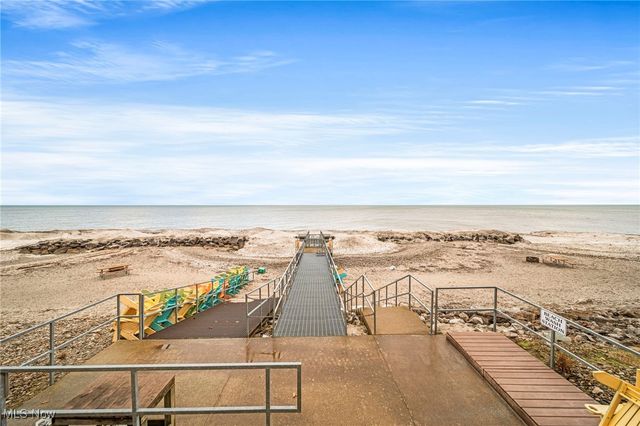 4699 Lake Rd 401, Geneva On The Lake, OH 44041