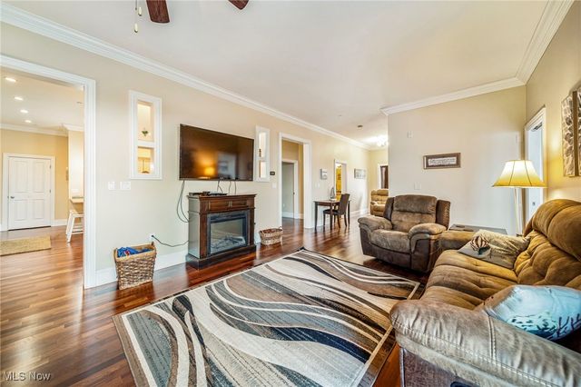 4699 Lake Rd 401, Geneva On The Lake, OH 44041