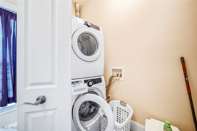 4699 Lake Rd 401, Geneva On The Lake, OH 44041