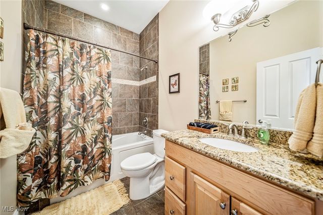 4699 Lake Rd 401, Geneva On The Lake, OH 44041