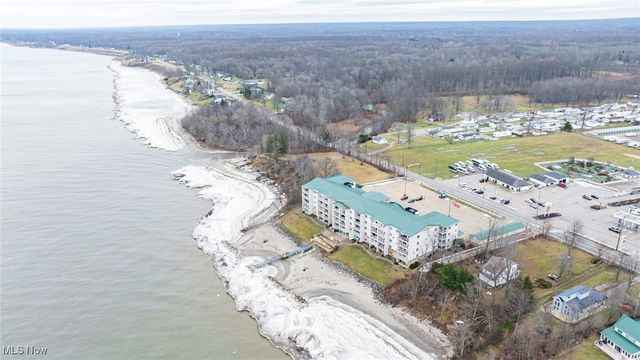 4699 Lake Rd 401, Geneva On The Lake, OH 44041