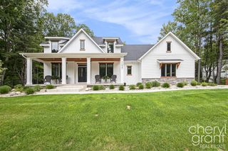 7027 Pebble Lane, Fennville, MI 49408