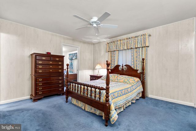 10829 WOODLAND DR, Fairfax, VA 22030