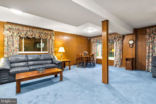 10829 WOODLAND DR, Fairfax, VA 22030