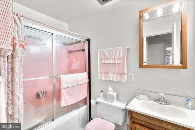 10829 WOODLAND DR, Fairfax, VA 22030