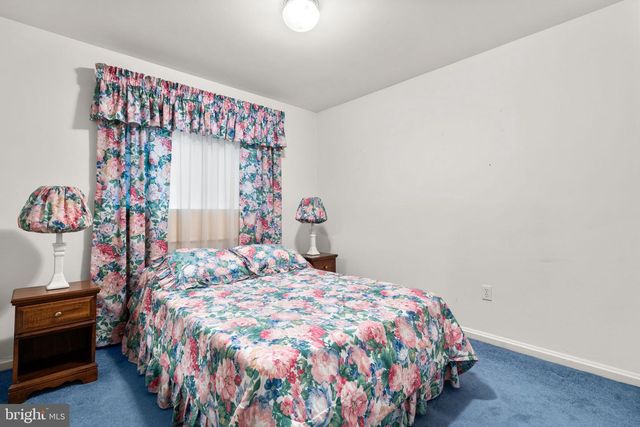 10829 WOODLAND DR, Fairfax, VA 22030