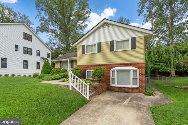 10829 WOODLAND DR, Fairfax, VA 22030
