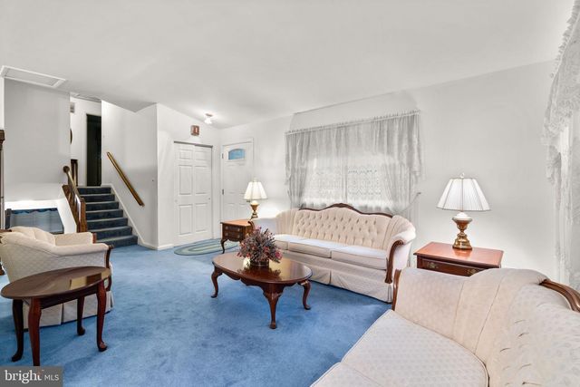 10829 WOODLAND DR, Fairfax, VA 22030