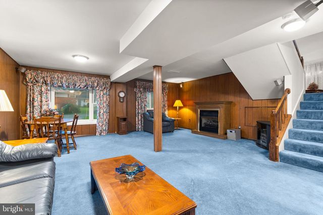 10829 WOODLAND DR, Fairfax, VA 22030