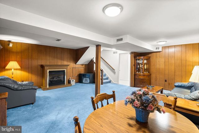 10829 WOODLAND DR, Fairfax, VA 22030