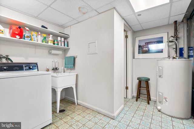 10829 WOODLAND DR, Fairfax, VA 22030