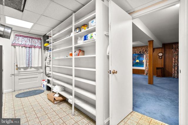 10829 WOODLAND DR, Fairfax, VA 22030