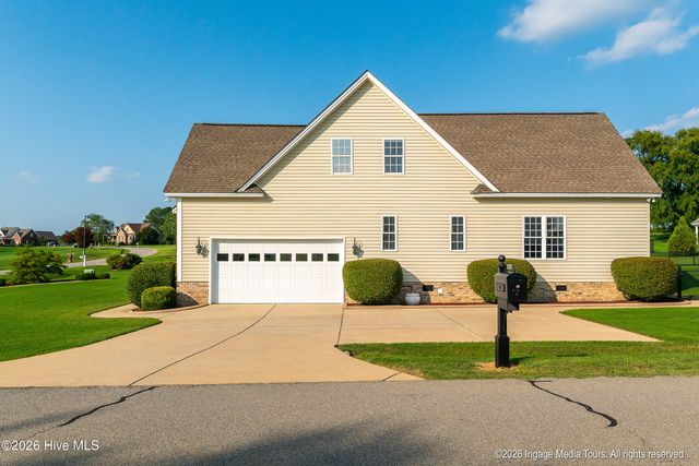 6107 Golden Pond Road, Elm City, NC 27822