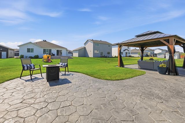 3745 Merrifield Drive S, Fargo, ND 58104