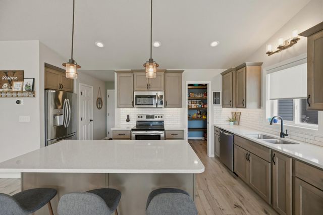 3745 Merrifield Drive S, Fargo, ND 58104