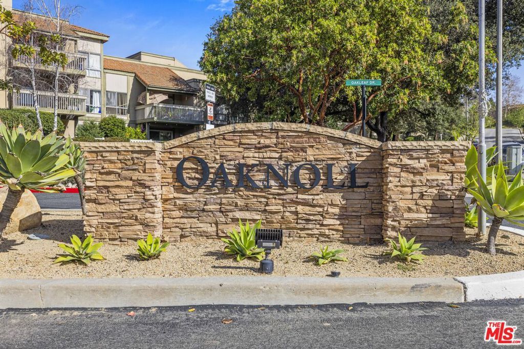 824 Pinetree Circle 14, Thousand Oaks, CA 91360 — photo 2