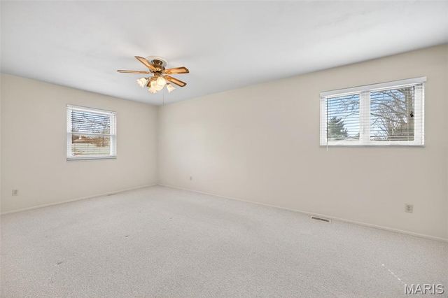 15423 Eaglepass Drive, St Louis, MO 63017