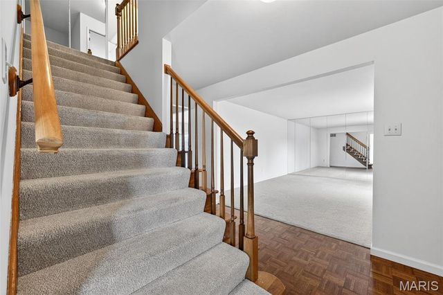 15423 Eaglepass Drive, St Louis, MO 63017