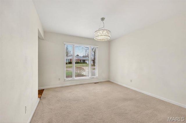 15423 Eaglepass Drive, St Louis, MO 63017