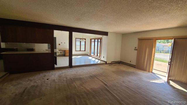 20688 Woodland Street, Harper Woods, MI 48225