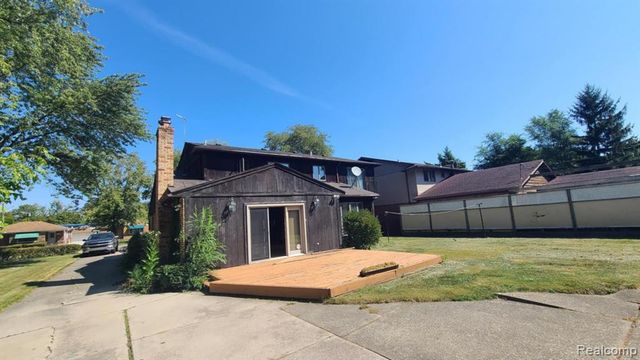 20688 Woodland Street, Harper Woods, MI 48225